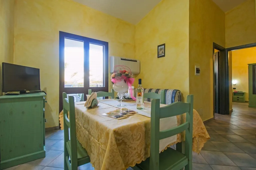 APARTMENT THREE BEDROOMS Room, Residence Club Gli Ontani, Olbia