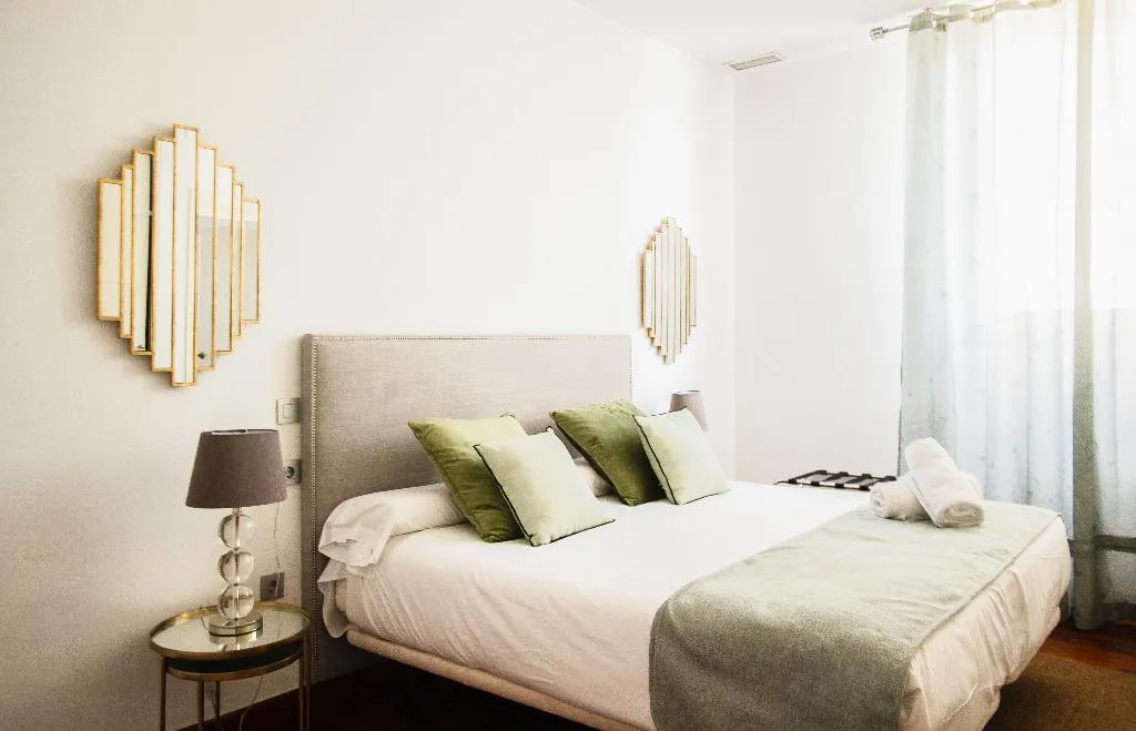 APARTMENT ONE BEDROOM Room, azz Apartamentos Torre de la Plata, Seville