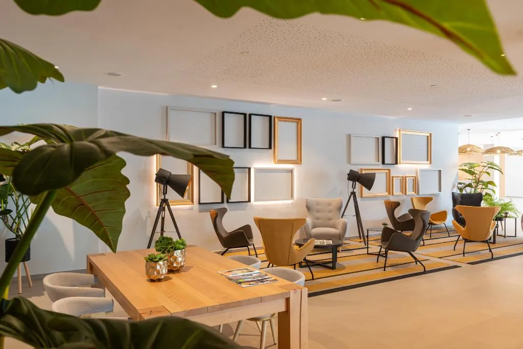 Lobby, L'Azure Hotel, Costa Brava