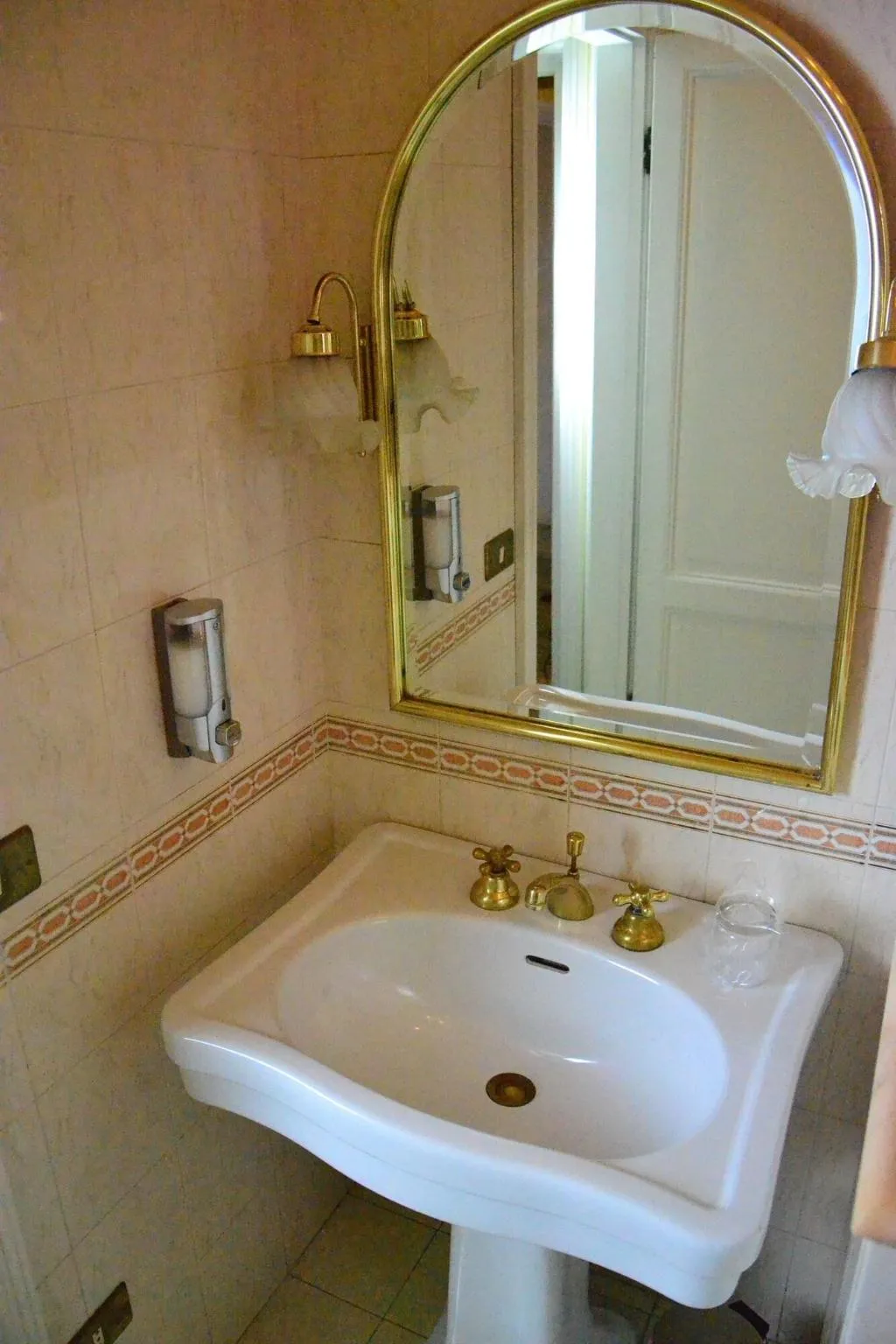 Room, Bed & Breakfast Leopoldo, Florence