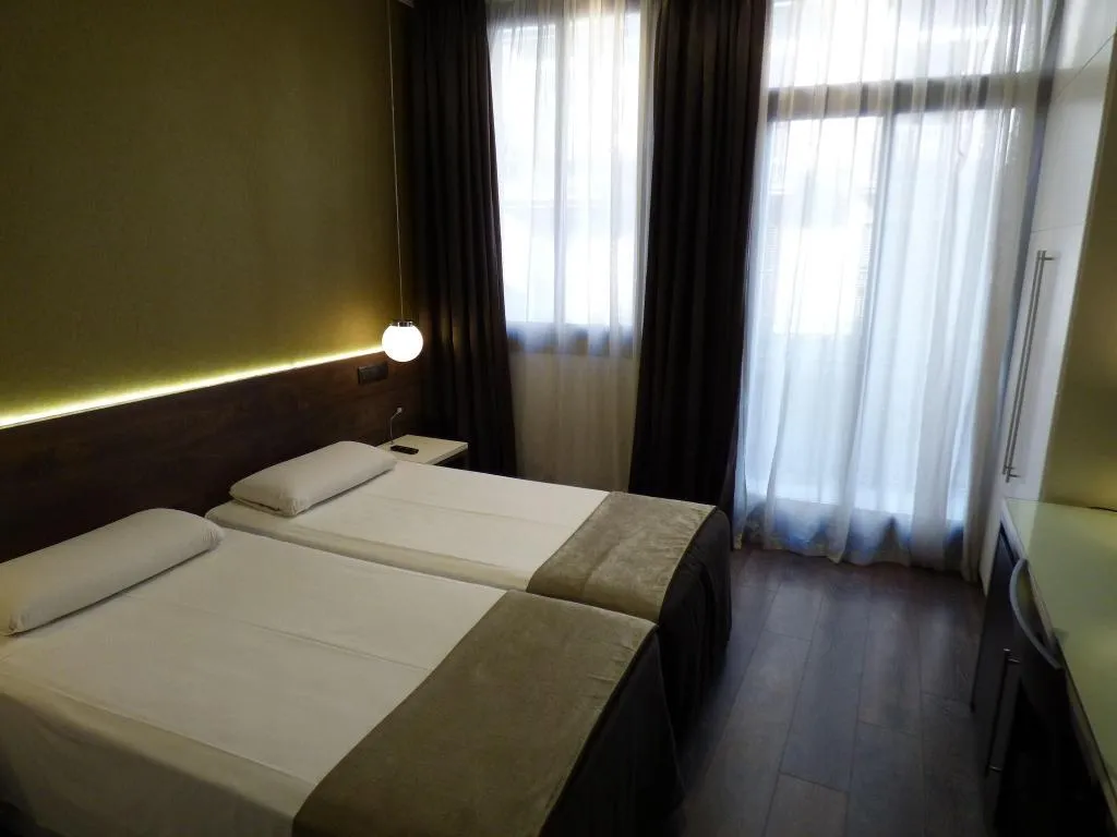 Room, Moderno, Barcelona