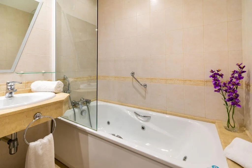 APARTMENT CAPACITY 4 TWO BEDROOMS Room, Albir Confort Avenida Apartamentos, Costa Blanca