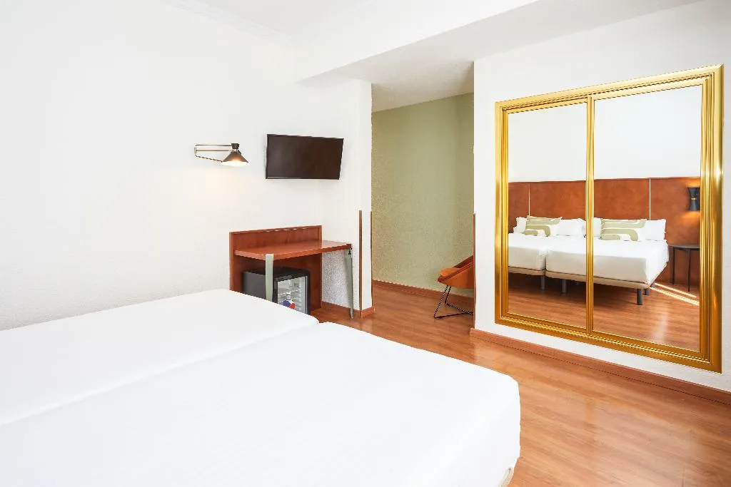 TWIN STANDARD Room, Cason del Tormes, Madrid