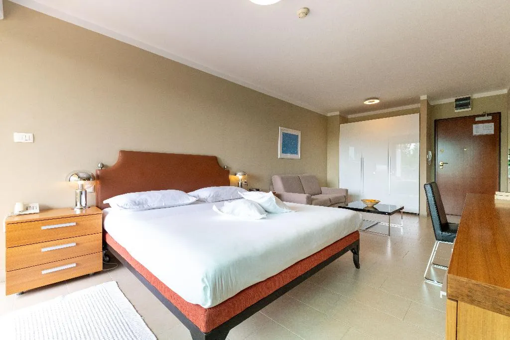 STUDIO TWO BEDS Room, The Residence, Split