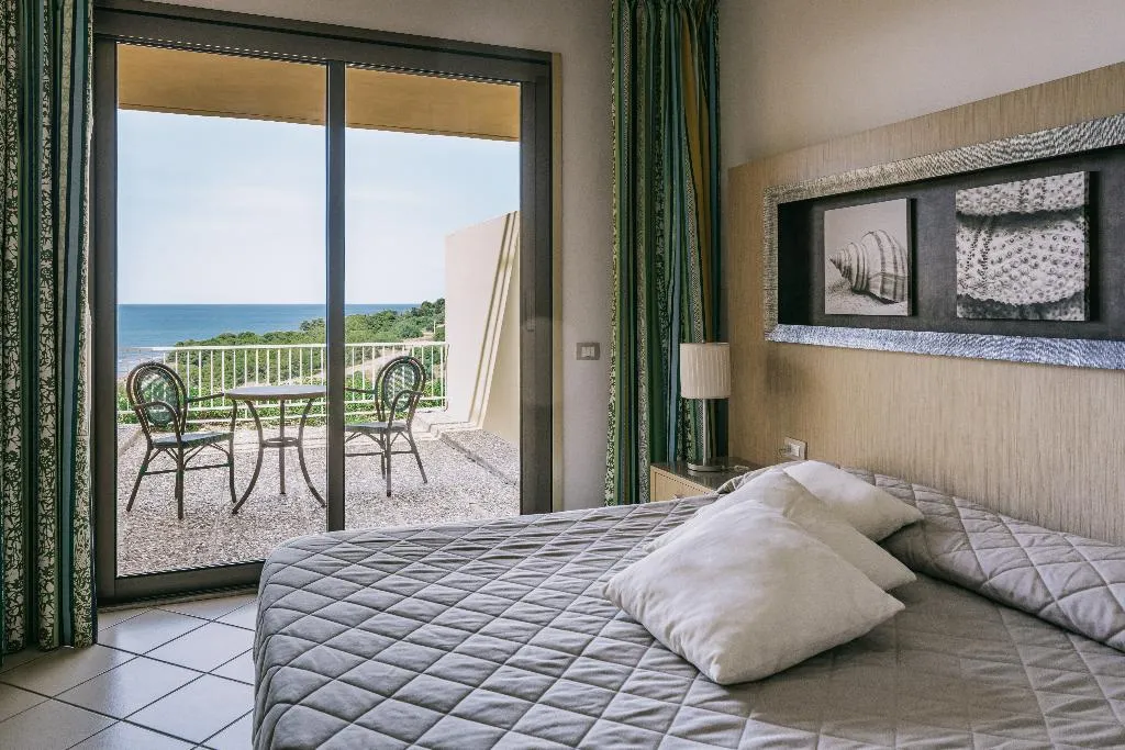 Room, MClub Cala Regina, Catania