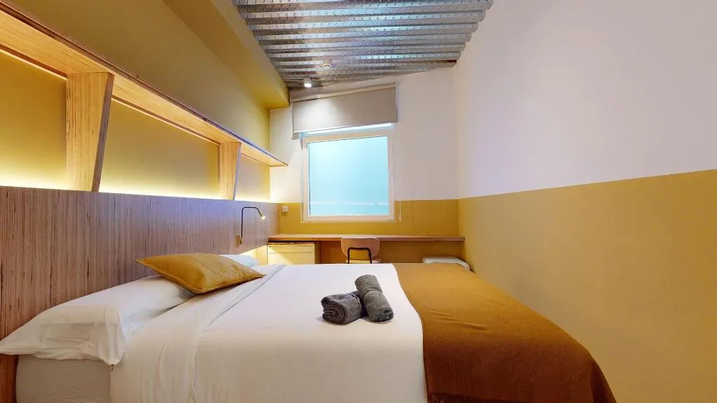 Room, Ola Living Hostal Tetuan, Madrid