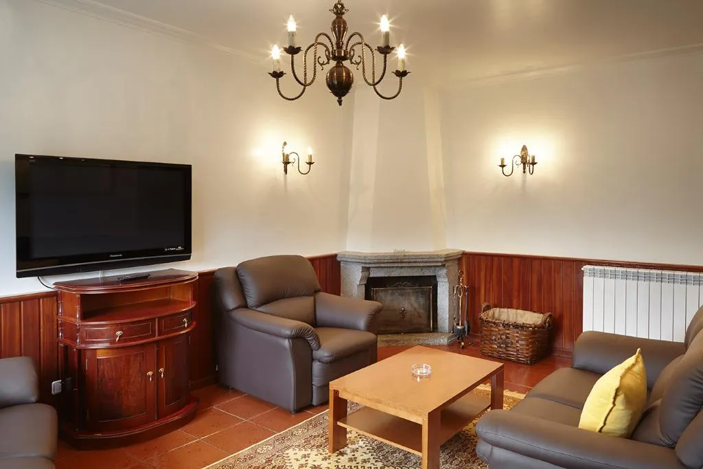APARTMENT CAPACITY 10 Room, Abrigo Da Montanha Guest House, Porto