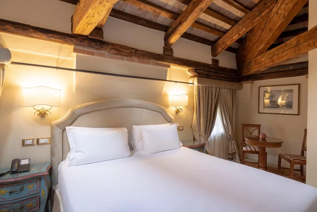 DOUBLE SUPERIOR Room, Hotel Villa Barbarich, Venice