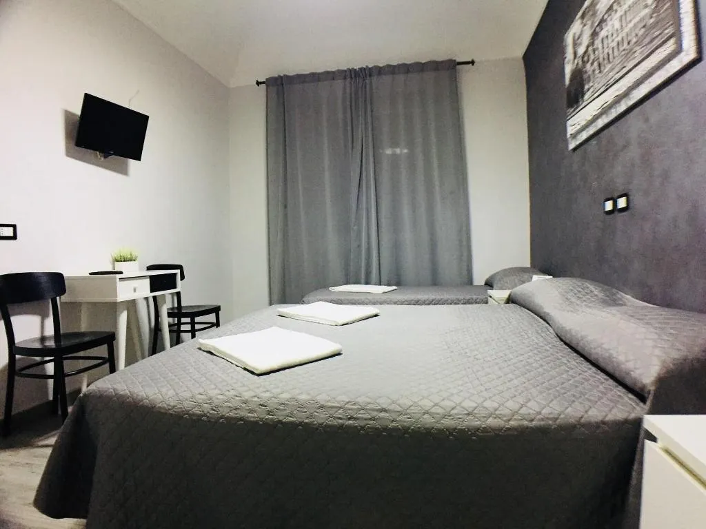 Room, Babyface, Naples