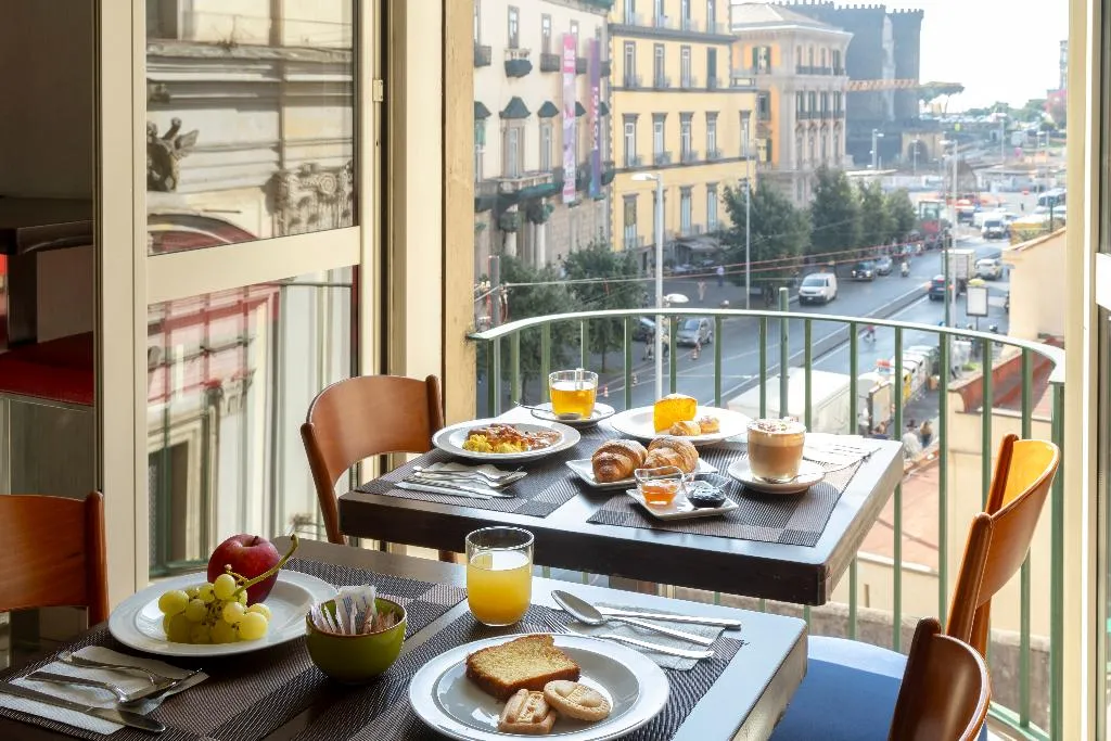 Double or Twin CITY VIEW Room, Napolit'amo Hotel Medina, Naples