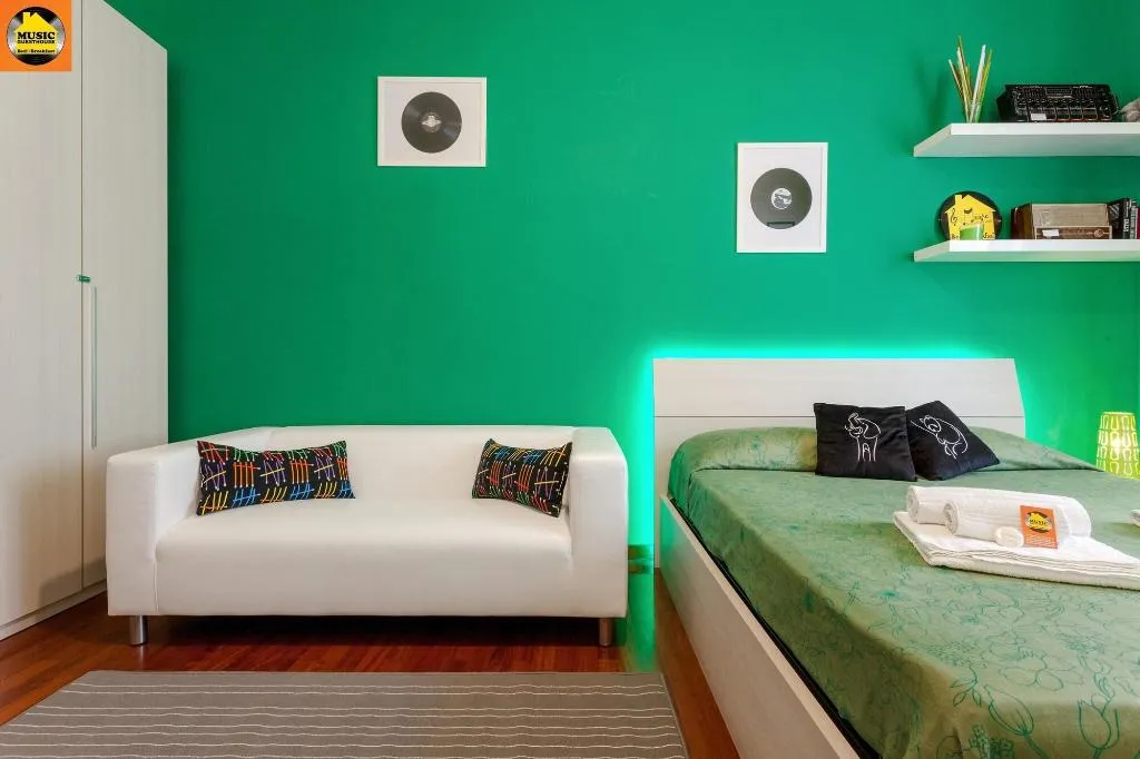 Room, Music Guesthouse Bed And Breakfast, Naples