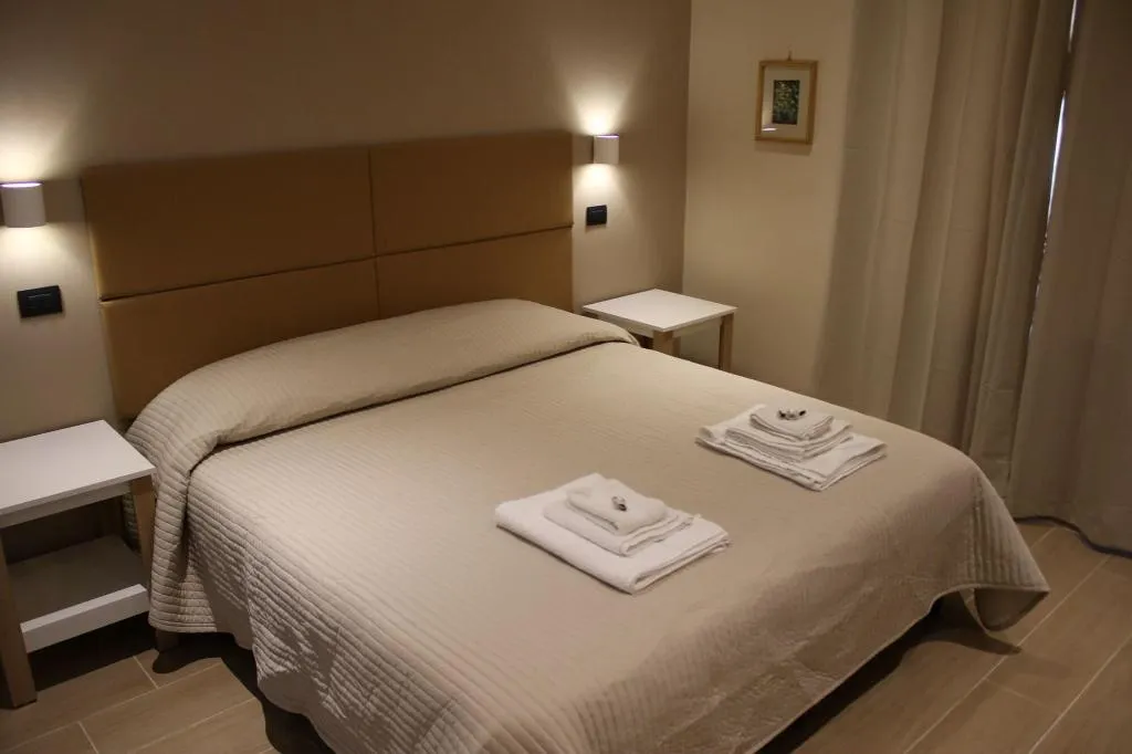 Room, B&B Giacomino, Naples