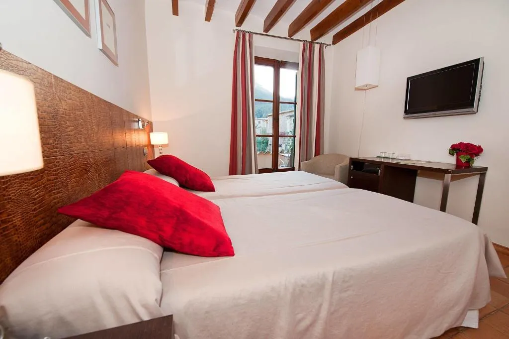 Room, D'Es Puig, Majorca