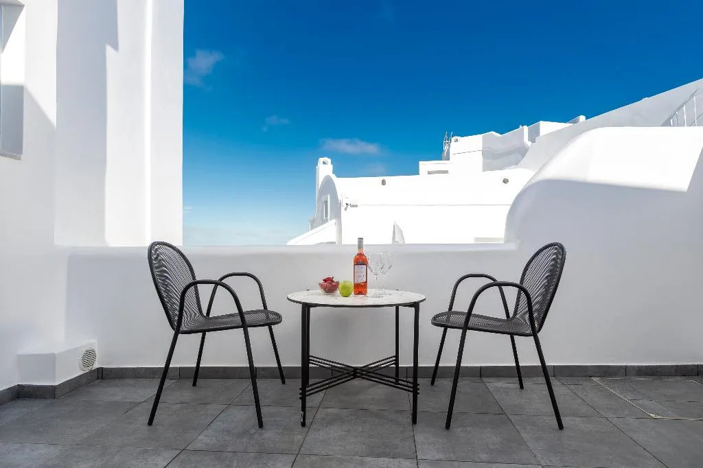 SUITE WITH JACUZZI Room, Sole D'Oro Luxury Suites, Santorini