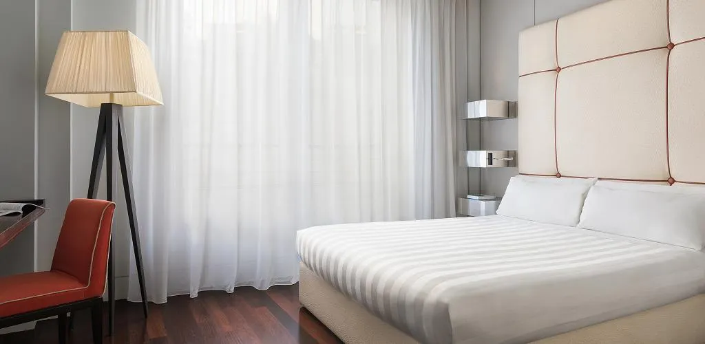 DOUBLE STANDARD Room, Sina The Gray, Milan