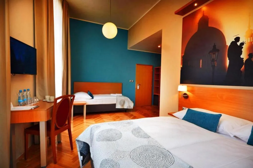 QUADRUPLE STANDARD Room, Hotel Adler, Prague
