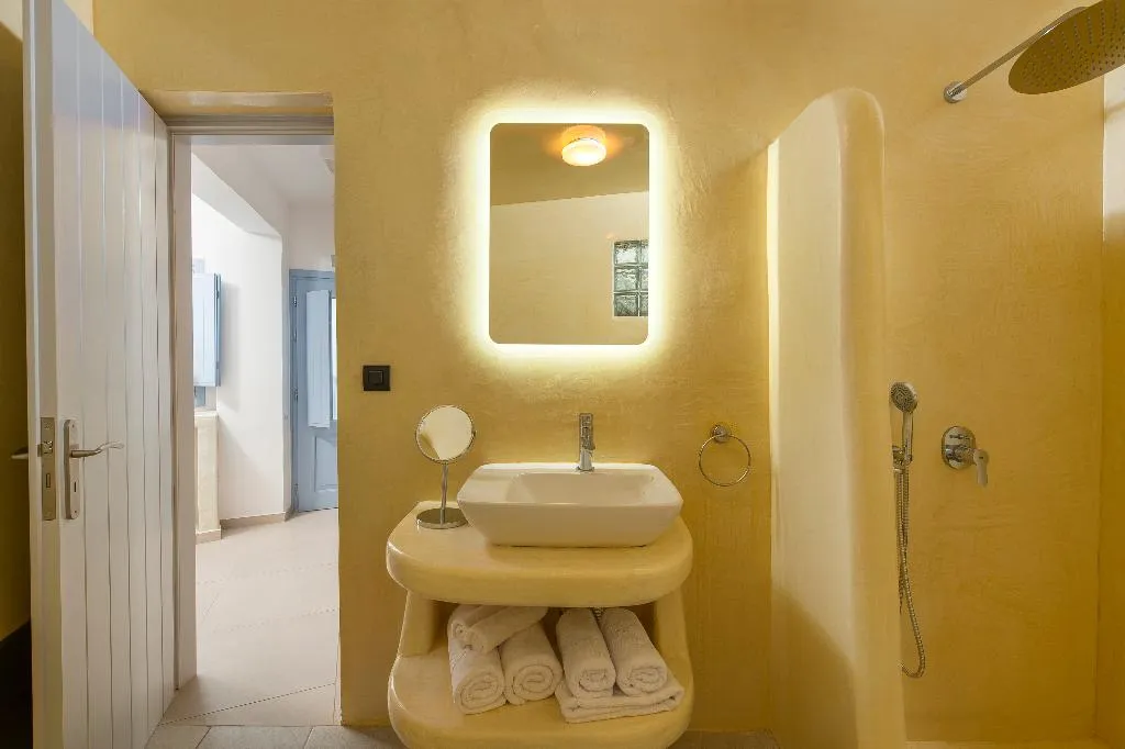 SUITE WITH JACUZZI Room, Sole D'Oro Luxury Suites, Santorini