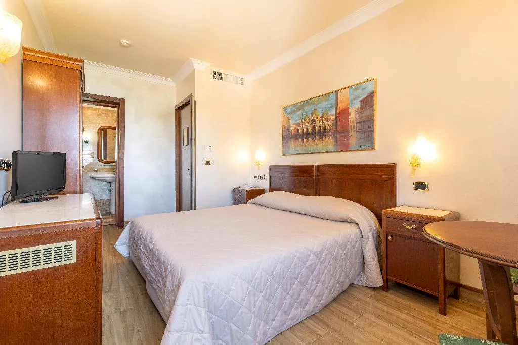 Double or Twin STANDARD Room, Hotel Panorama, Venice