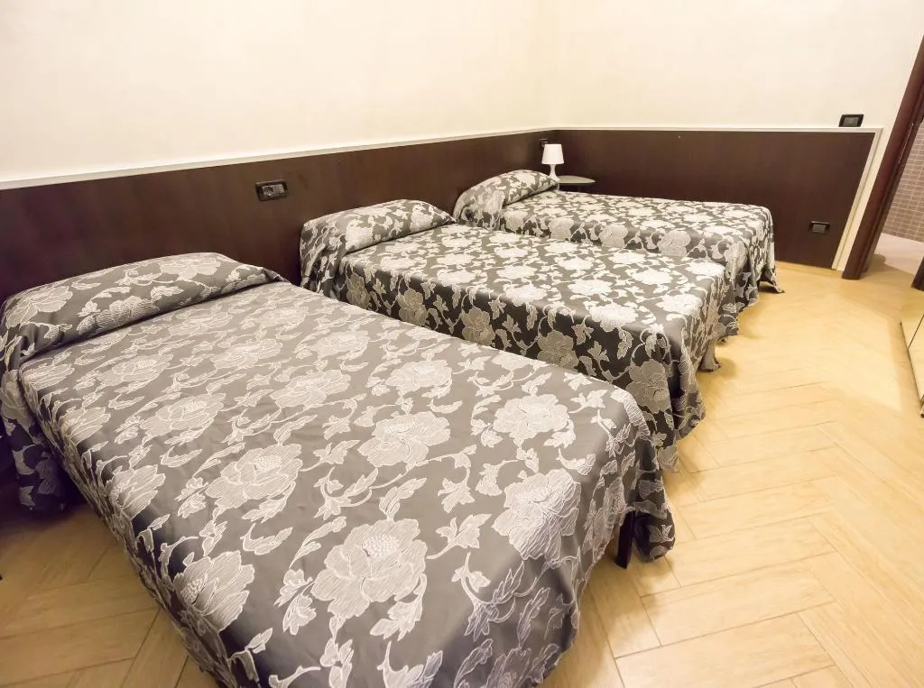 Room, Funny Palace Hostel, Naples