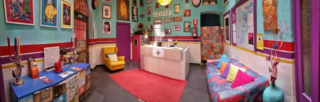 Room, Sevilla Kitsch Hostel Art, Seville