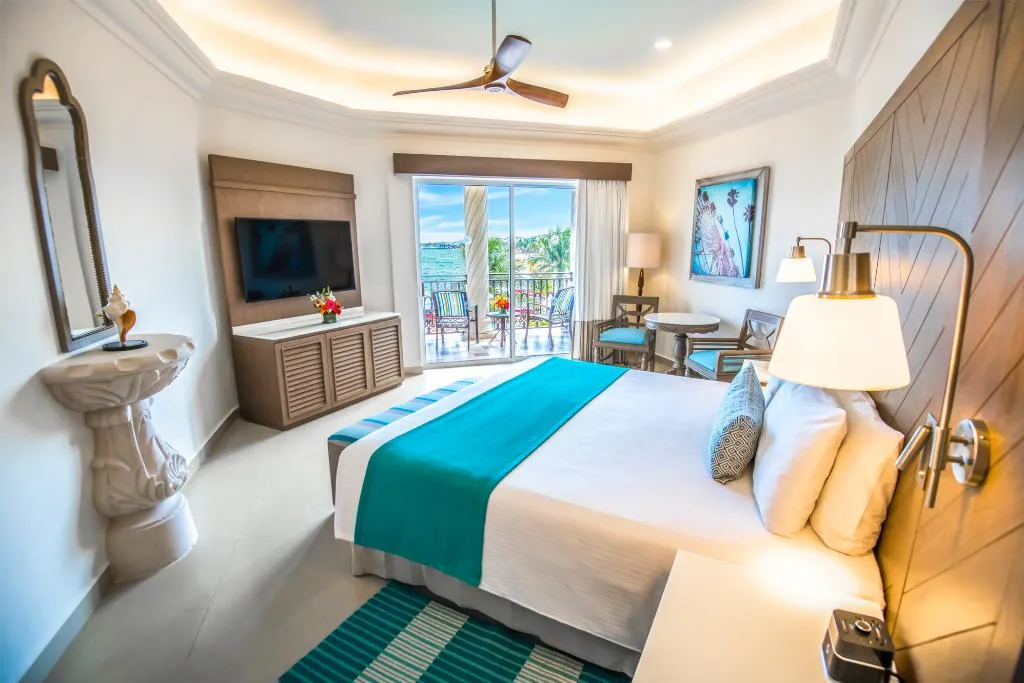 JUNIOR SUITE STANDARD Room, Wyndham Alltra Playa del Carmen Adults Only All In, Playa Del Carmen