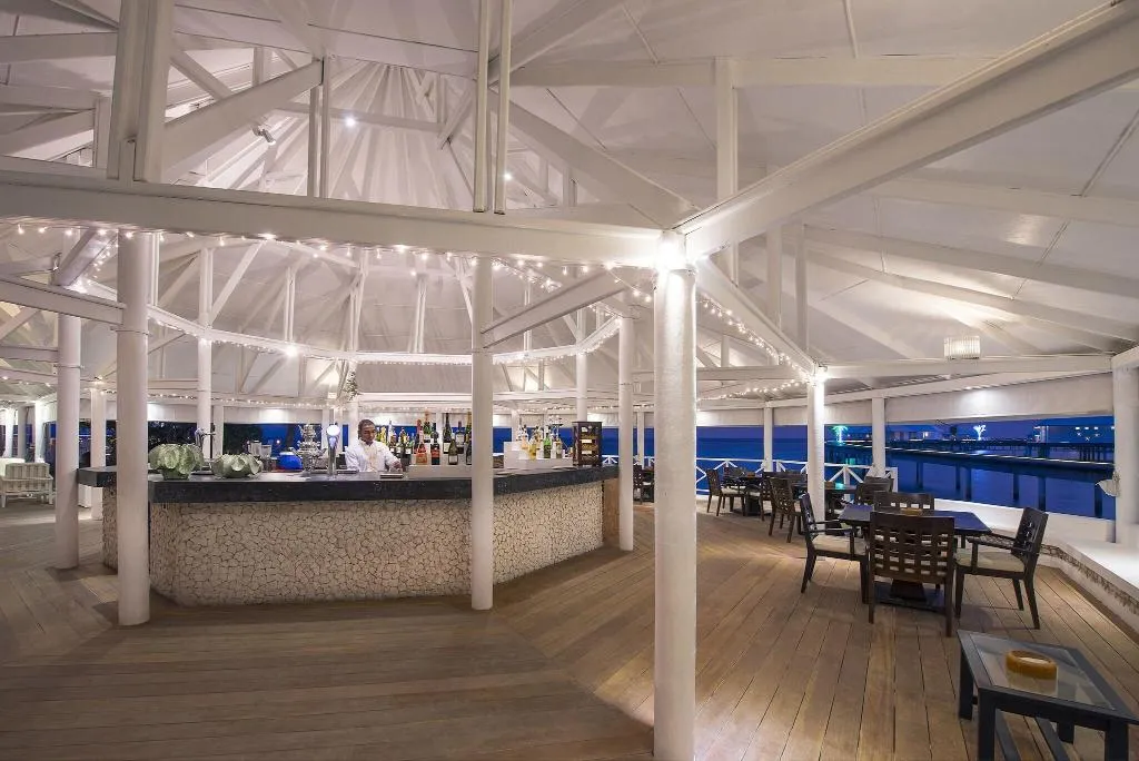 Bar, Diamonds Thudufushi Beach & Water Villas, Alifu Dhaalu Atoll
