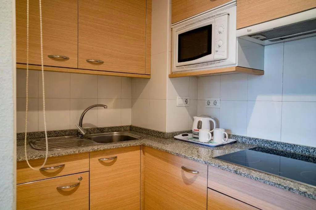 APARTMENT CAPACITY 1 Room, Compostela Suites, Madrid