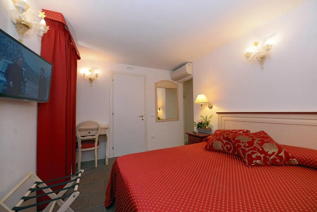 Room, Ca’ del Gallo, Venice