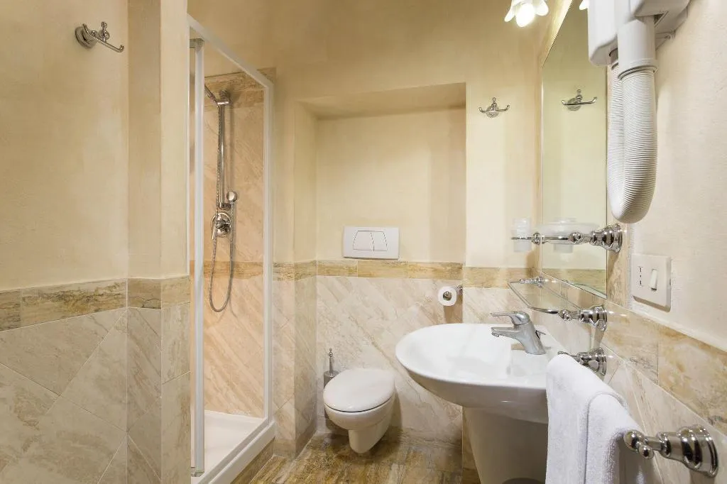 Room, Teatro Pace 33, Rome