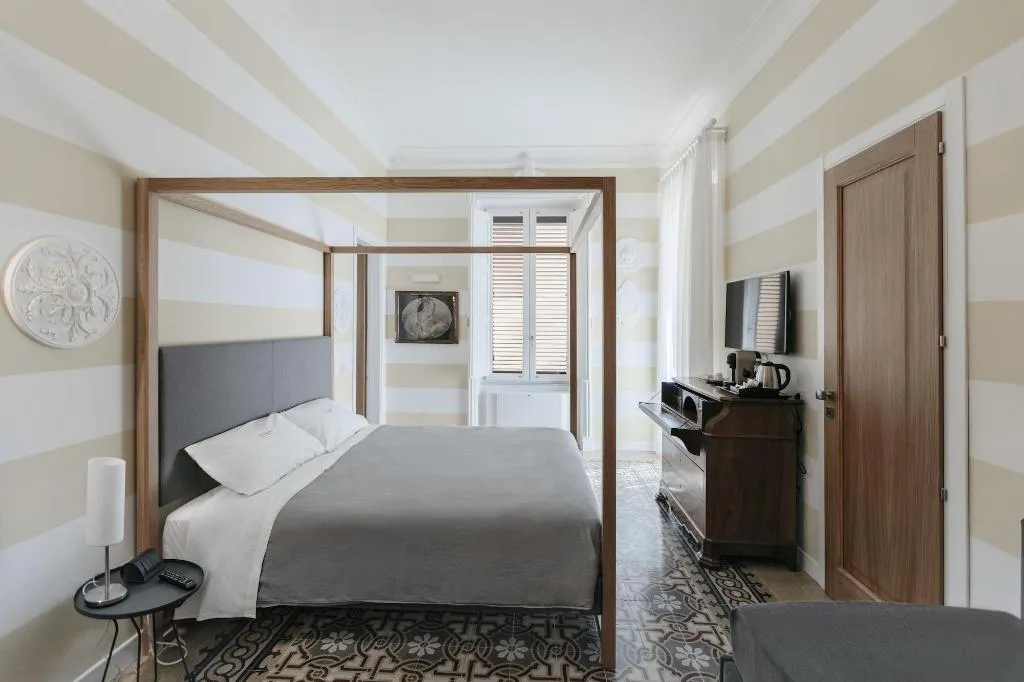 Room, Euterpe L.H.T., Catania
