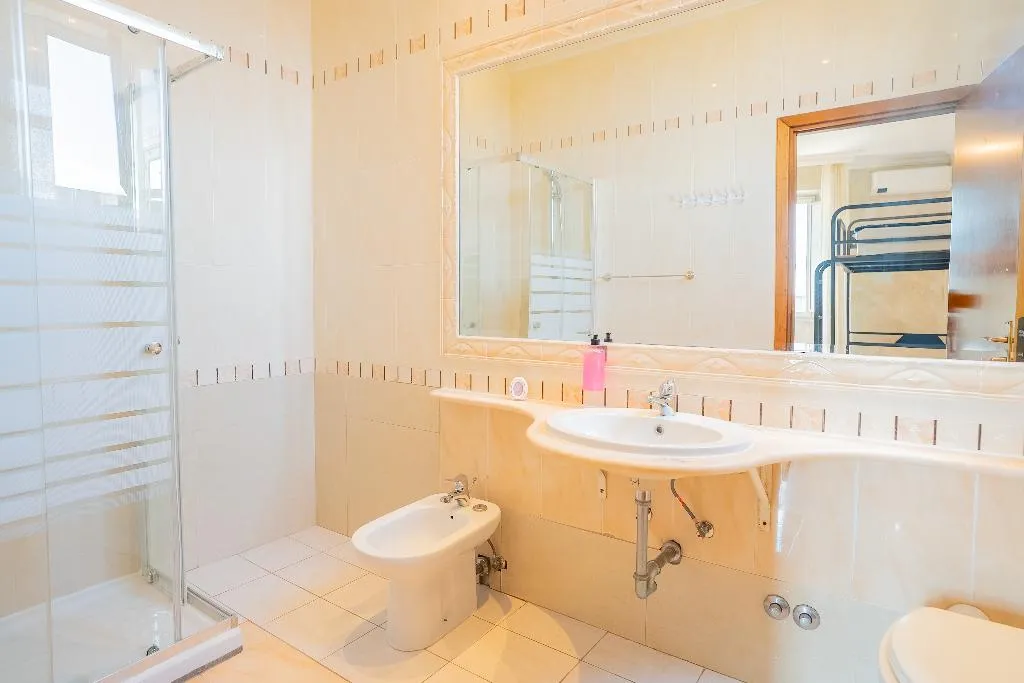 Bed in dormitory CAPACITY 8 Room, Ostello Bello Roma Colosseo, Rome