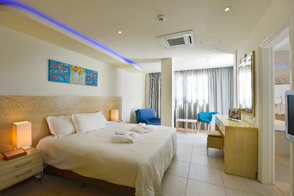 Room SUPERIOR POOL VIEW Room, Pernera Beach, Cyprus