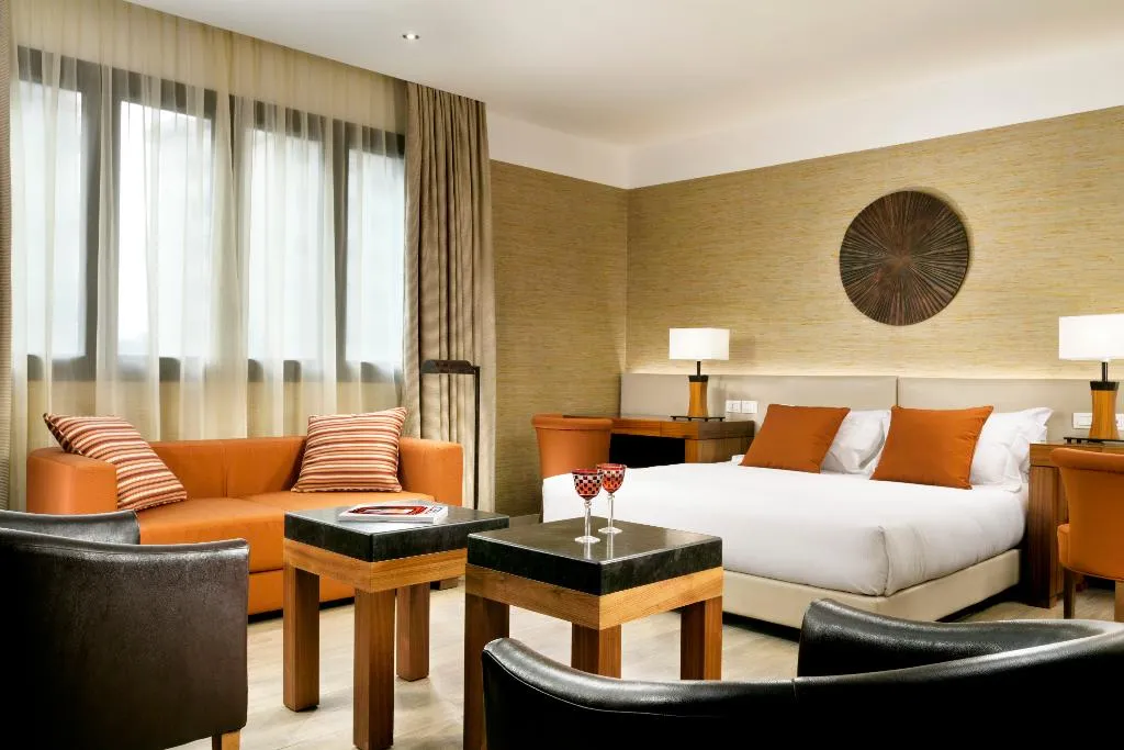 JUNIOR SUITE CAPACITY 3 Room, Milan Suite Hotel, Milan