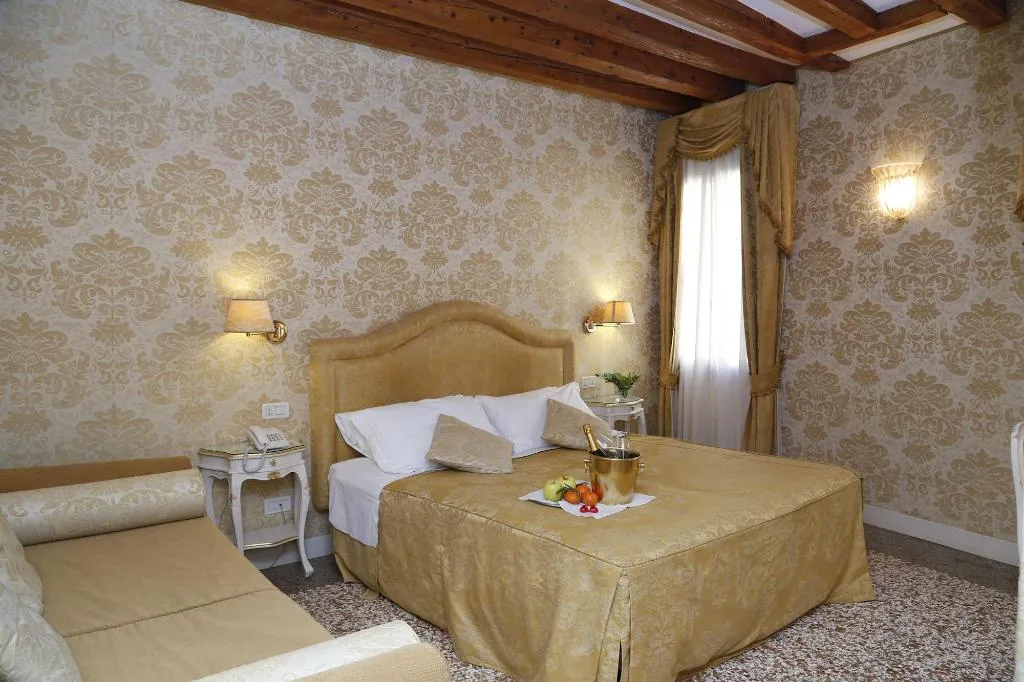 Room, Ca Furlan, Venice