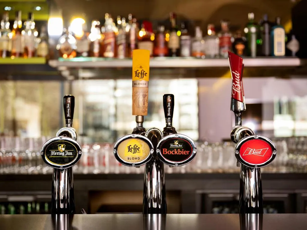 Bar, Novotel Amsterdam City, Amsterdam