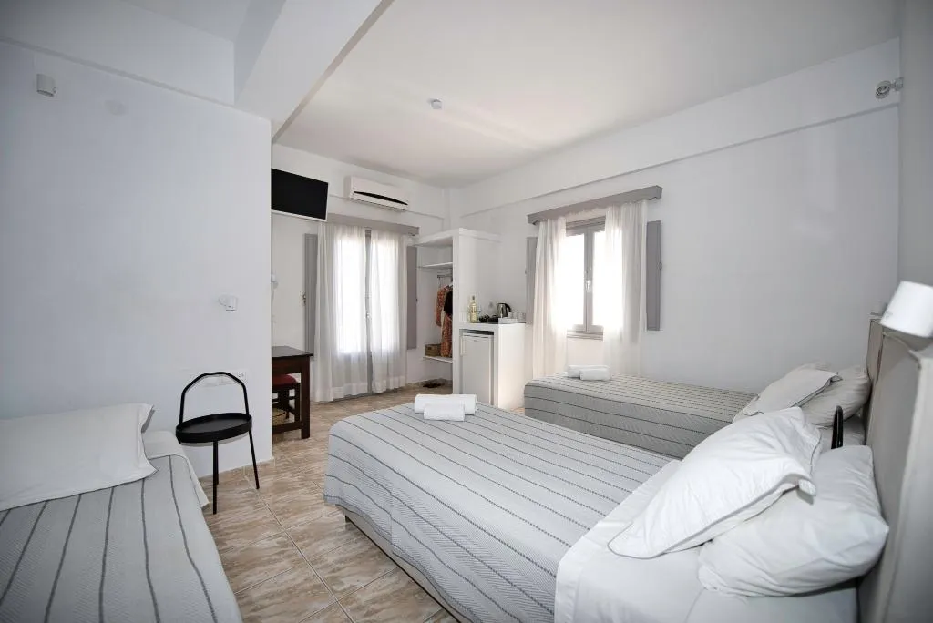 TRIPLE STANDARD Room, Anessis, Santorini