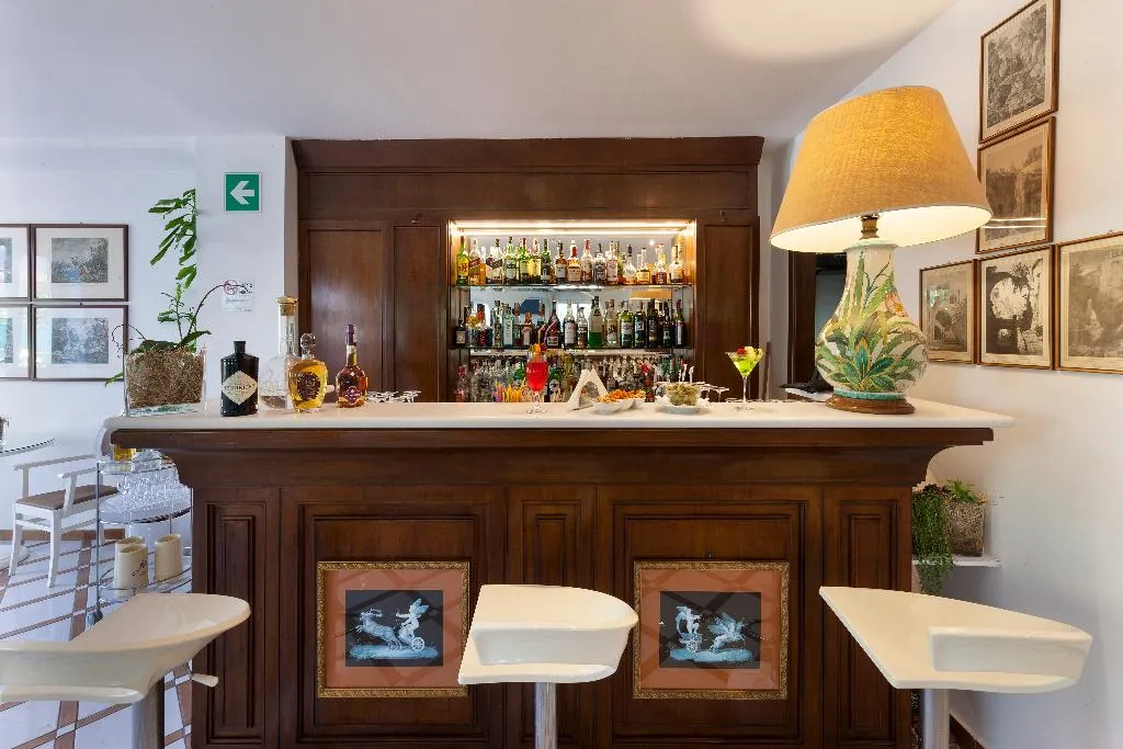 Bar, Hotel Alpha, Naples