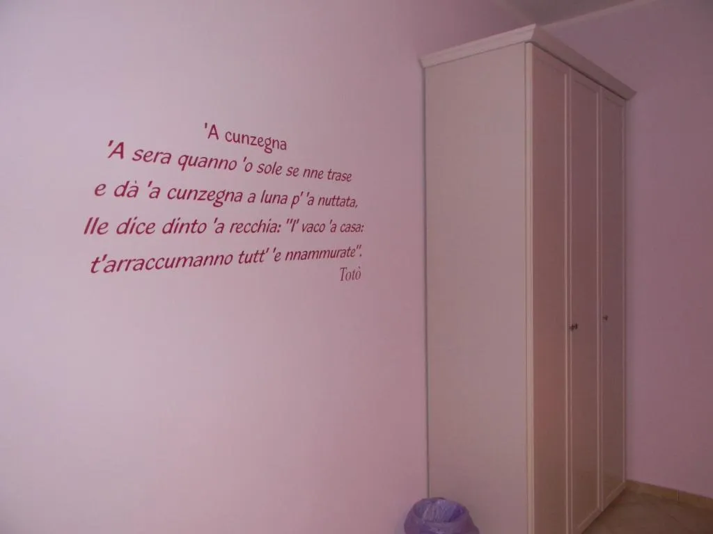 Room, Sanfralù, Naples
