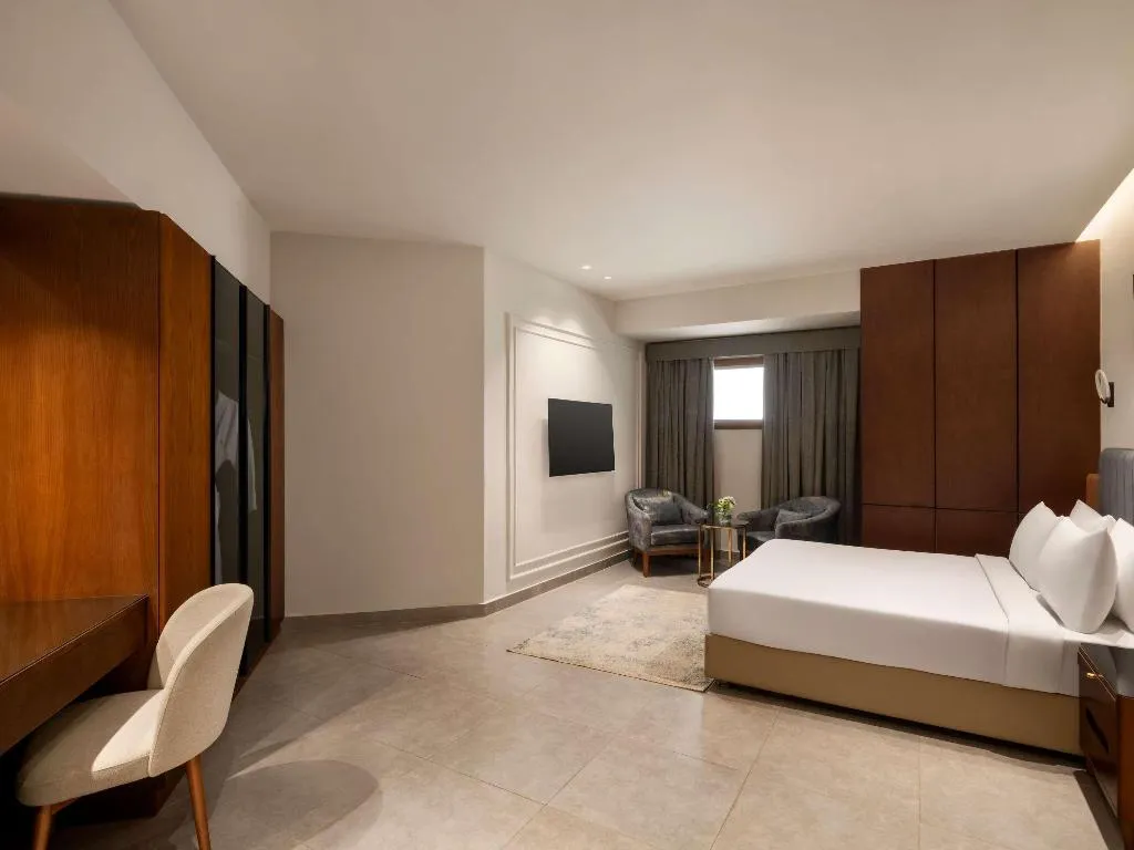 SUITE EXECUTIVE Room, Movenpick Cairo Media City, Cairo