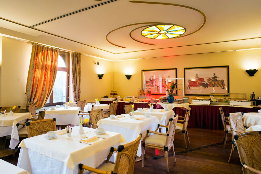 Restaurant, Hotel Milano Regency, Milan