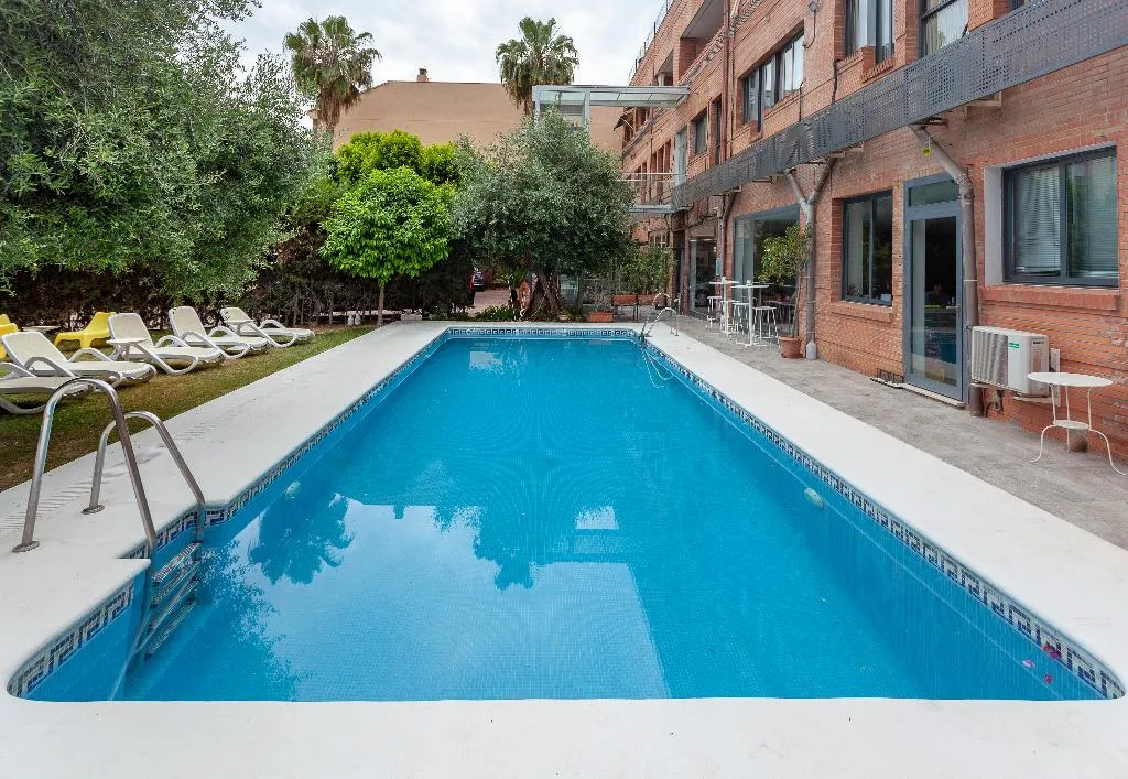 Pool, AACR Monteolivos Hotel, Seville