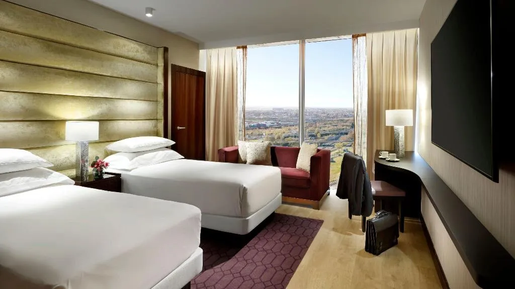 TWIN STANDARD Room, Hyatt Regency Barcelona Tower, Barcelona