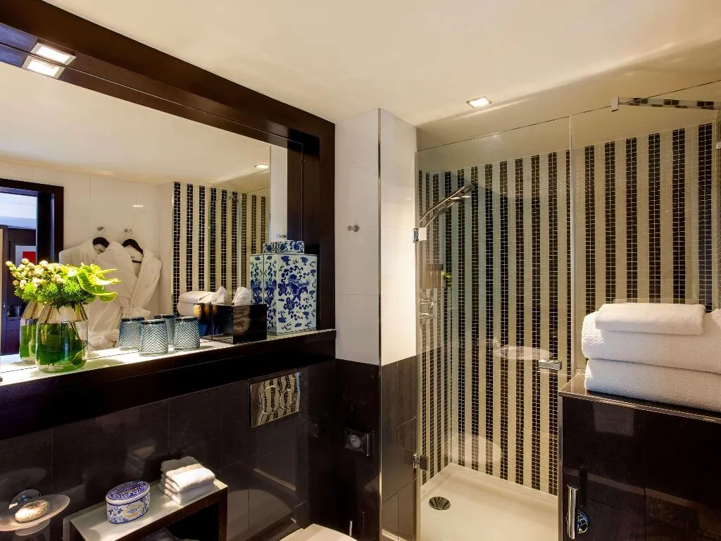 JUNIOR SUITE KING SIZE BED Room, Sofitel Lisbon Liberdade, Lisbon