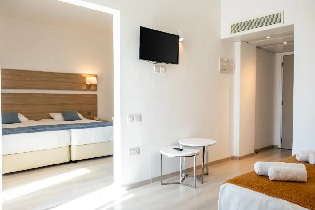 FAMILY ROOM STANDARD Room, Kapetanios Bay Hotel Protaras, Cyprus