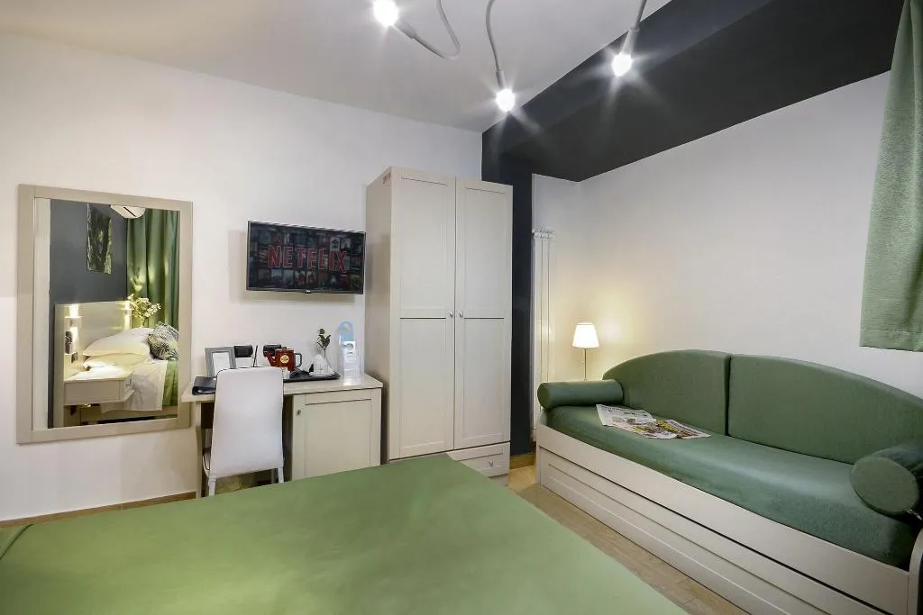 Room, B B Sorrento Queen, Naples