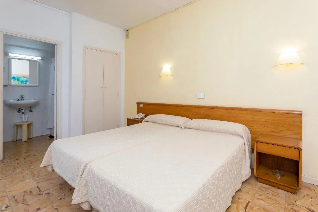 Double or Twin STANDARD Room, Figueretes, Ibiza