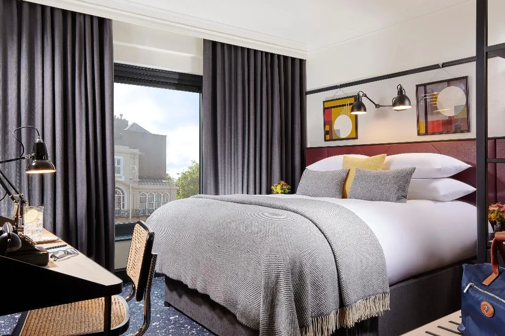 DOUBLE CLASSIC KING BED Room, The Mont, Dublin