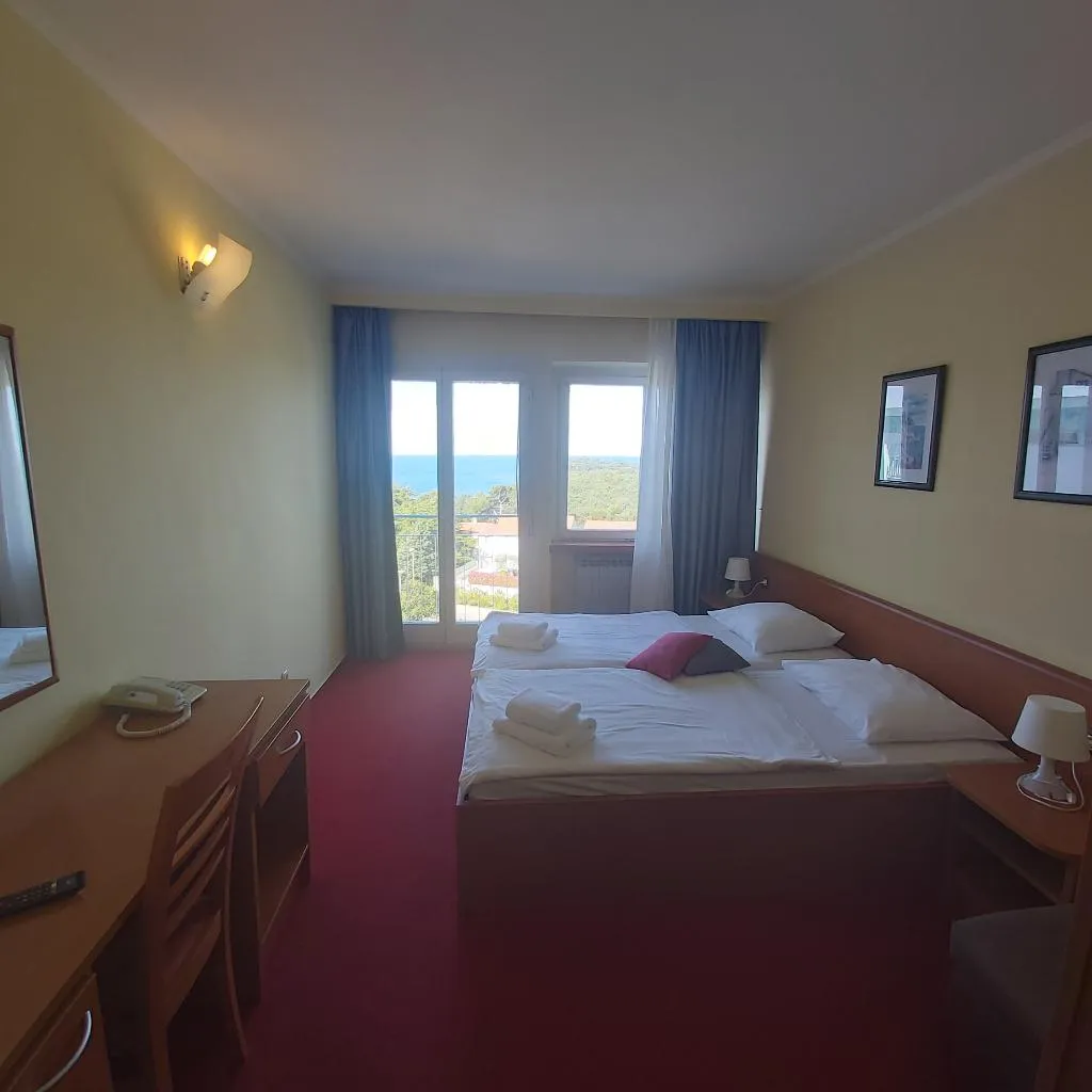 DOUBLE WITH BALCONY Room, Hotel Pula, Istria
