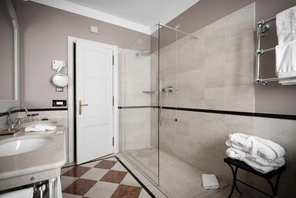 Room, Grand Hotel et de Milan, Milan