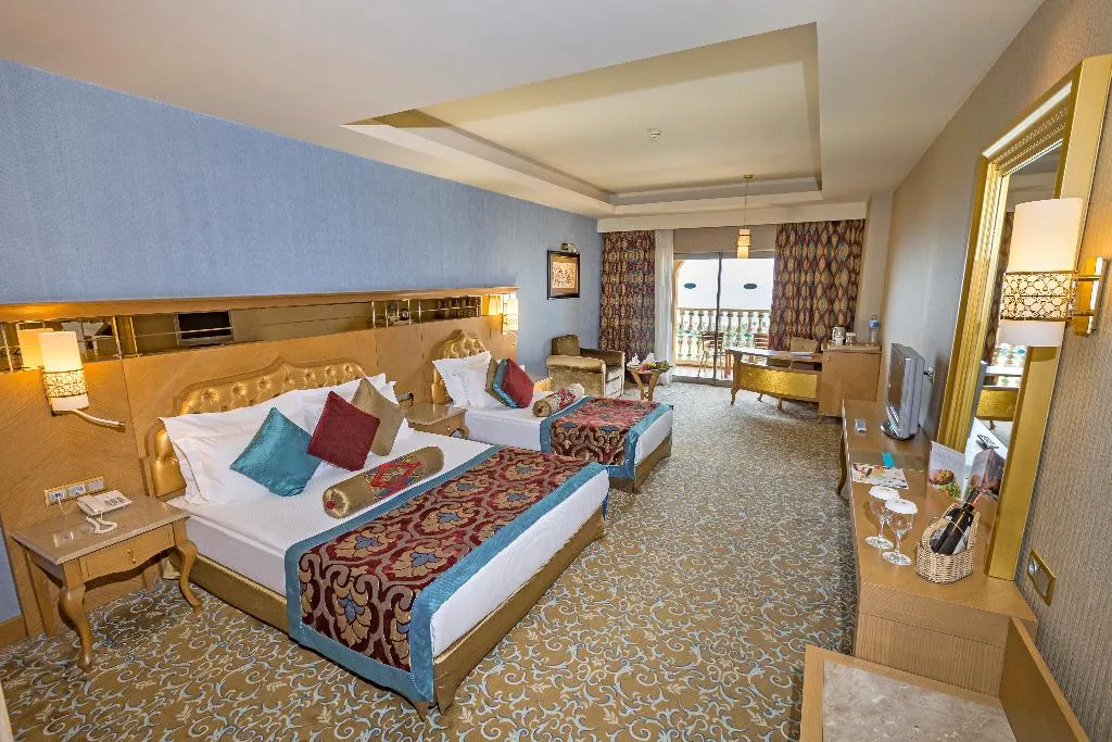 DOUBLE SINGLE USE SUPERIOR SEA VIEW Room, Royal Holiday Palace, Antalya
